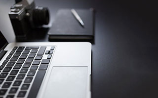 你说有意思不？曼联没有参加欧冠，欧冠赛场却满眼都是曼联球员！